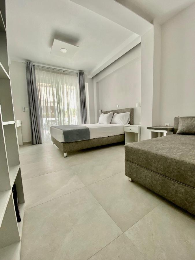 Interni Luxury Living Apartment นิกิติ ภายนอก รูปภาพ
