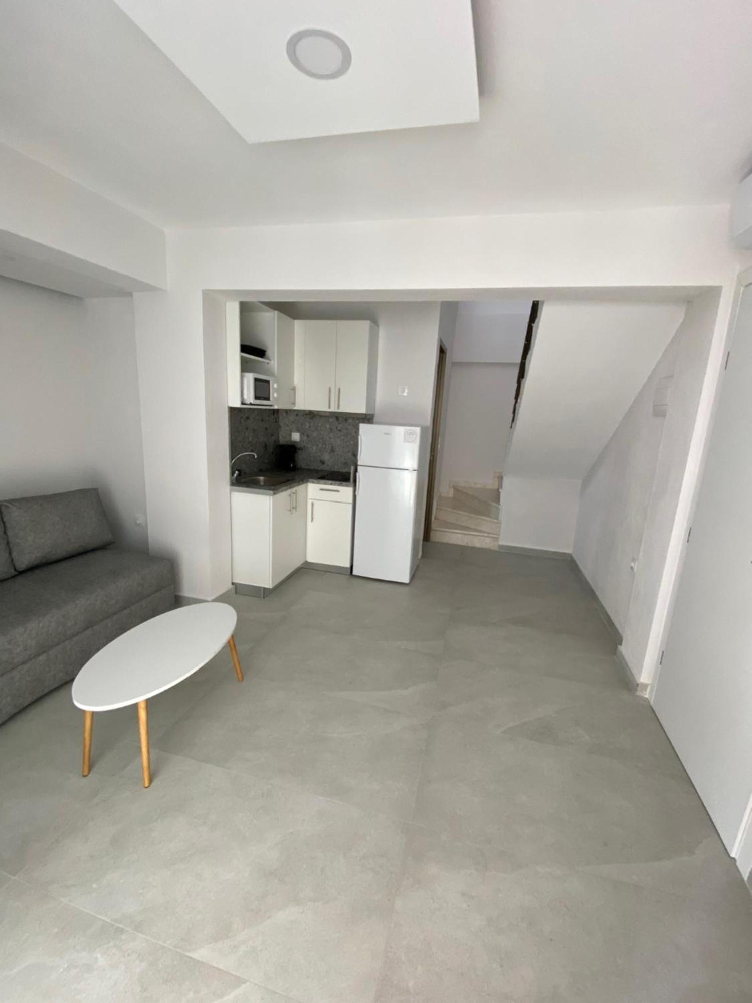 Interni Luxury Living Apartment นิกิติ ภายนอก รูปภาพ
