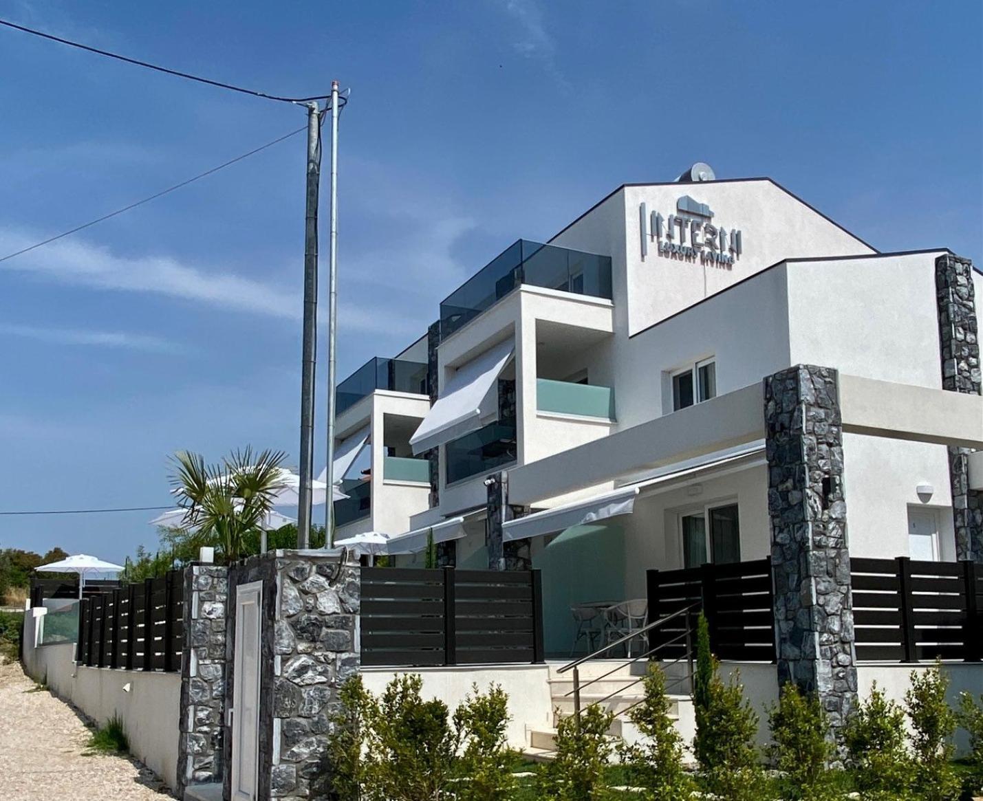 Interni Luxury Living Apartment นิกิติ ภายนอก รูปภาพ