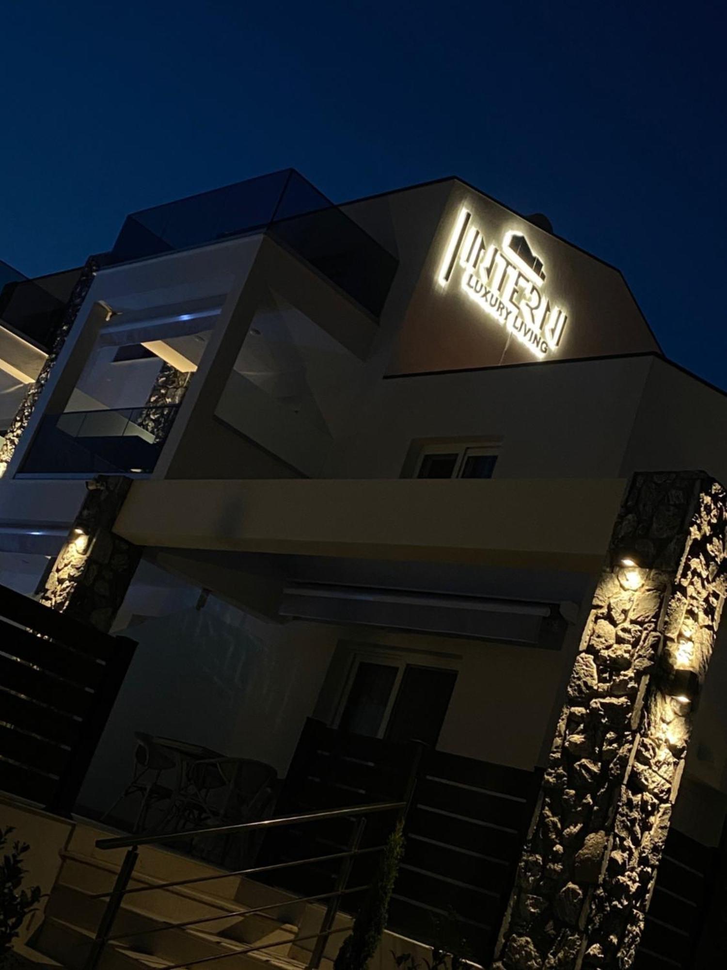 Interni Luxury Living Apartment นิกิติ ภายนอก รูปภาพ