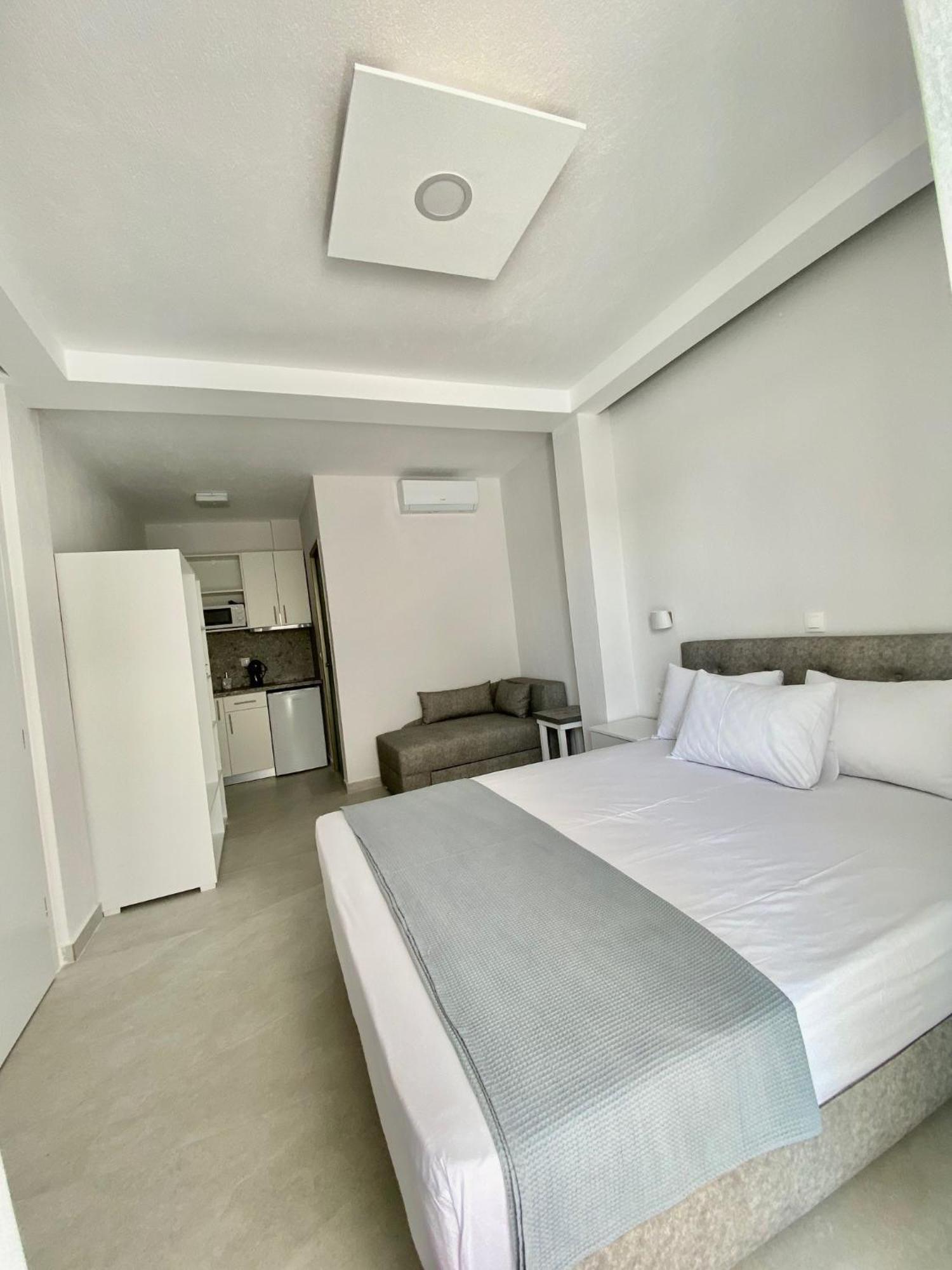 Interni Luxury Living Apartment นิกิติ ภายนอก รูปภาพ