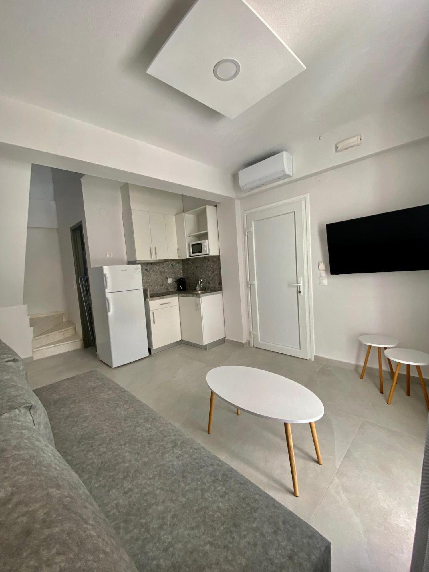 Interni Luxury Living Apartment นิกิติ ภายนอก รูปภาพ
