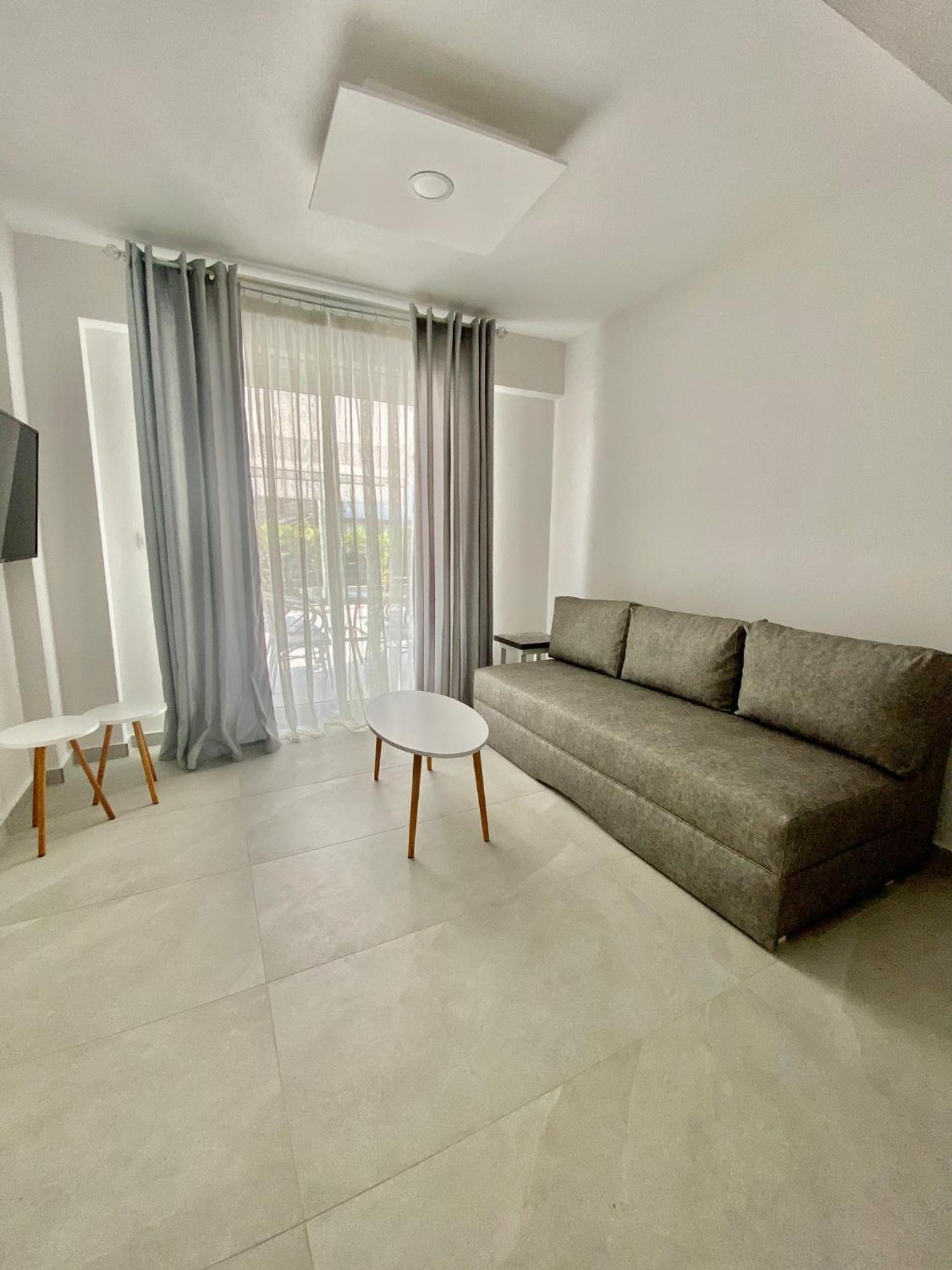 Interni Luxury Living Apartment นิกิติ ภายนอก รูปภาพ