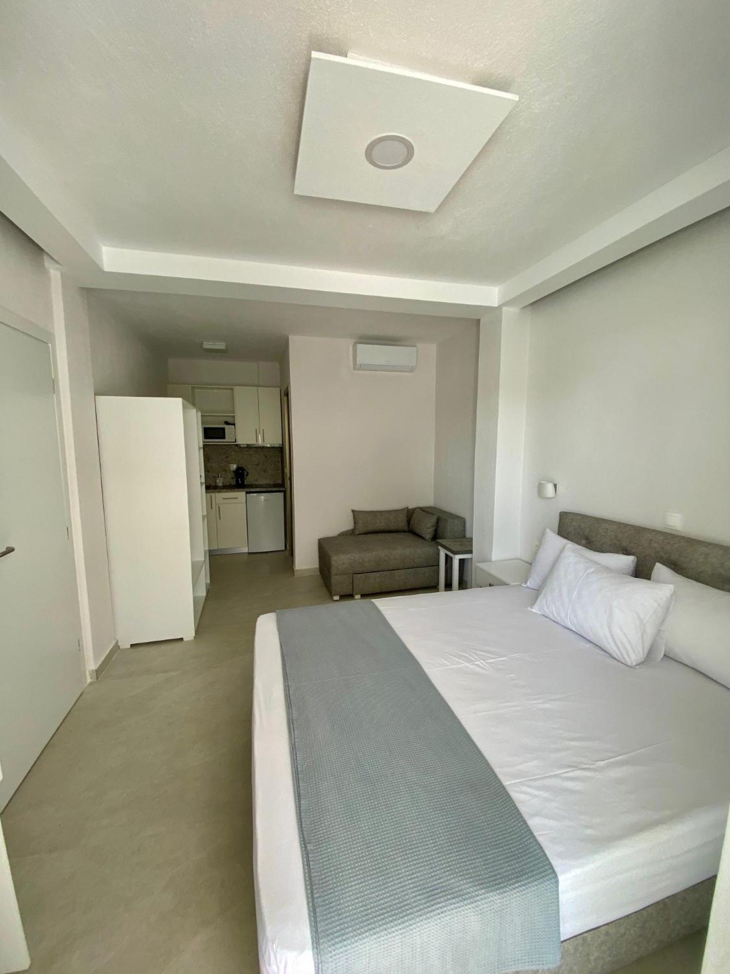 Interni Luxury Living Apartment นิกิติ ภายนอก รูปภาพ