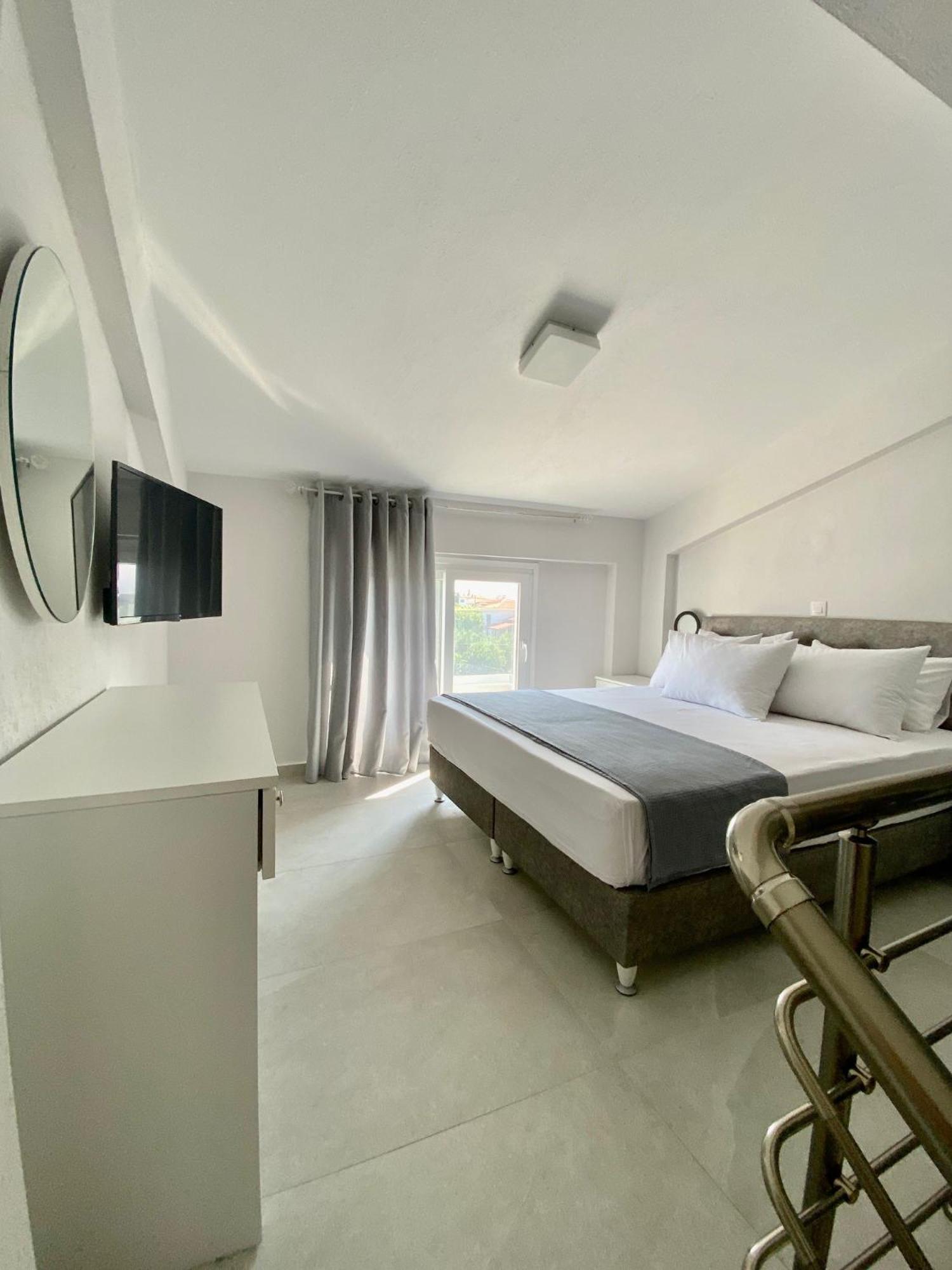 Interni Luxury Living Apartment นิกิติ ภายนอก รูปภาพ