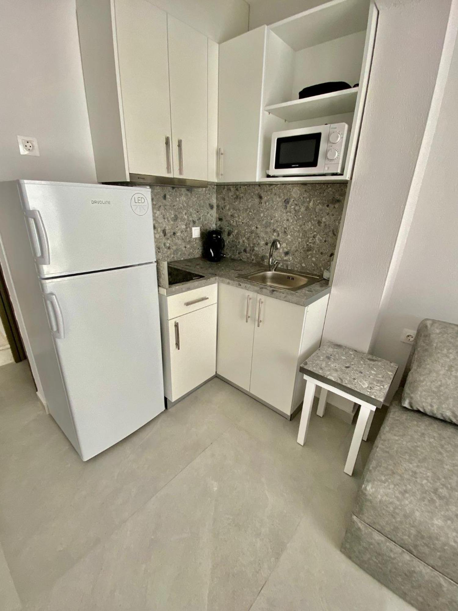 Interni Luxury Living Apartment นิกิติ ภายนอก รูปภาพ