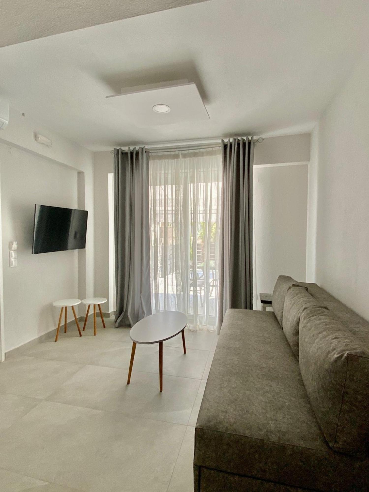 Interni Luxury Living Apartment นิกิติ ภายนอก รูปภาพ