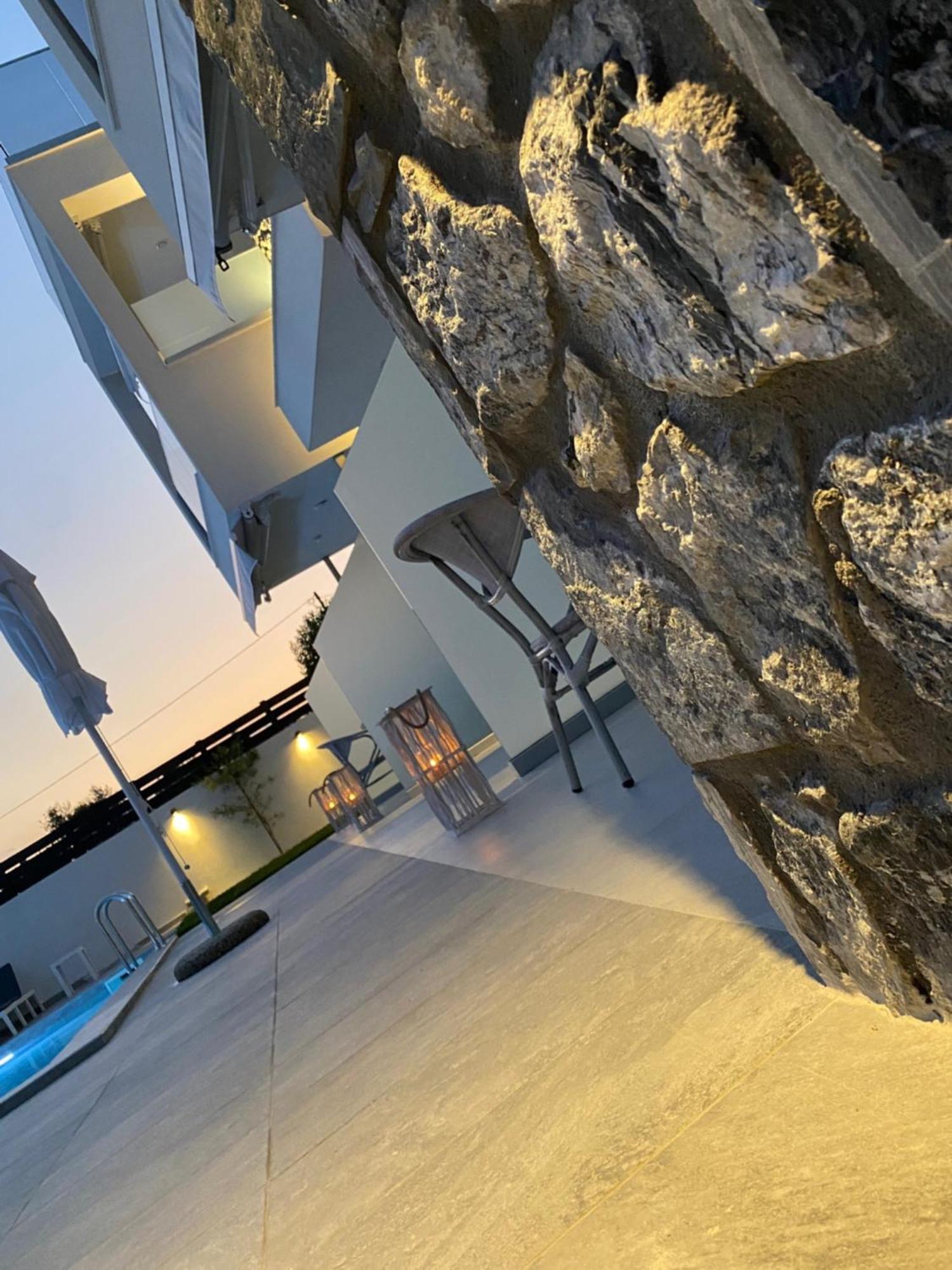 Interni Luxury Living Apartment นิกิติ ภายนอก รูปภาพ