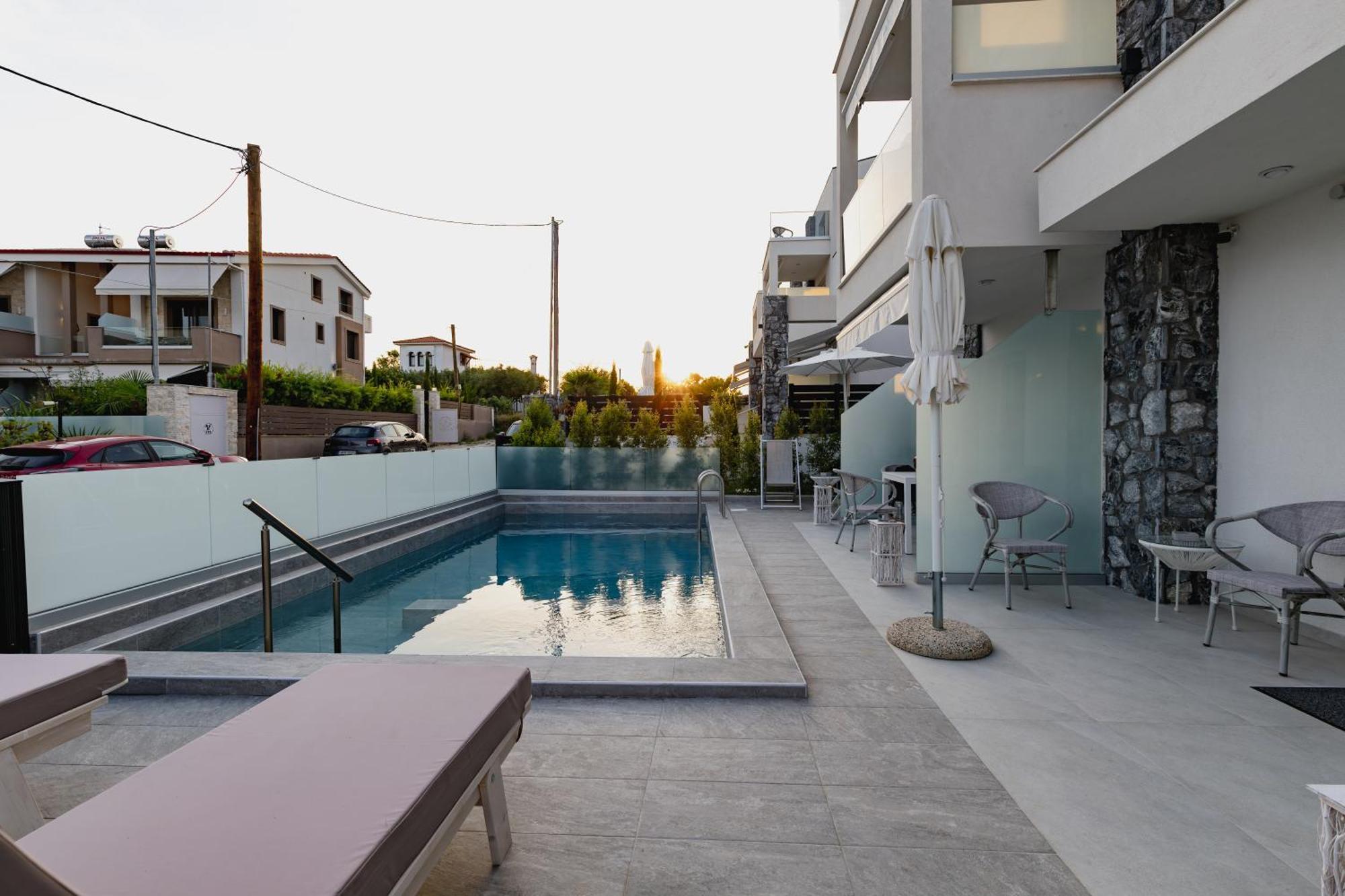 Interni Luxury Living Apartment นิกิติ ภายนอก รูปภาพ